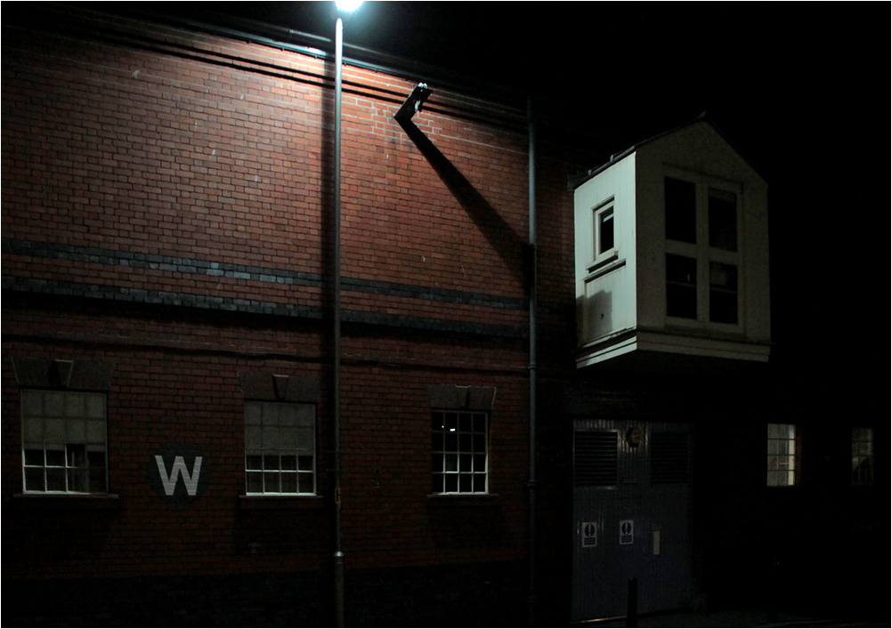 photo "W" tags: city, night