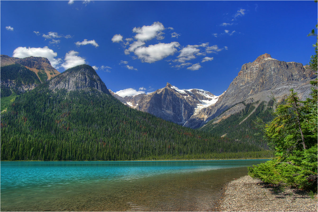 photo "On the bank" tags: landscape, mountains, water