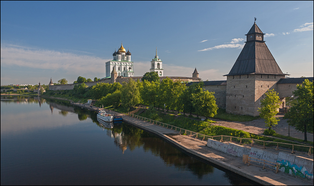 photo "Pskov Kremlin from the River Great" tags: landscape, architecture, travel, Псков