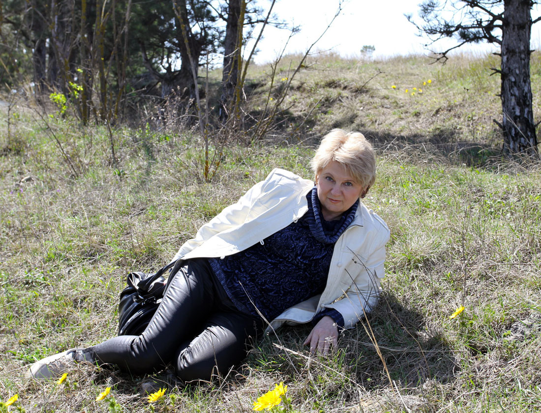 photo "***" tags: portrait, flowers, woman