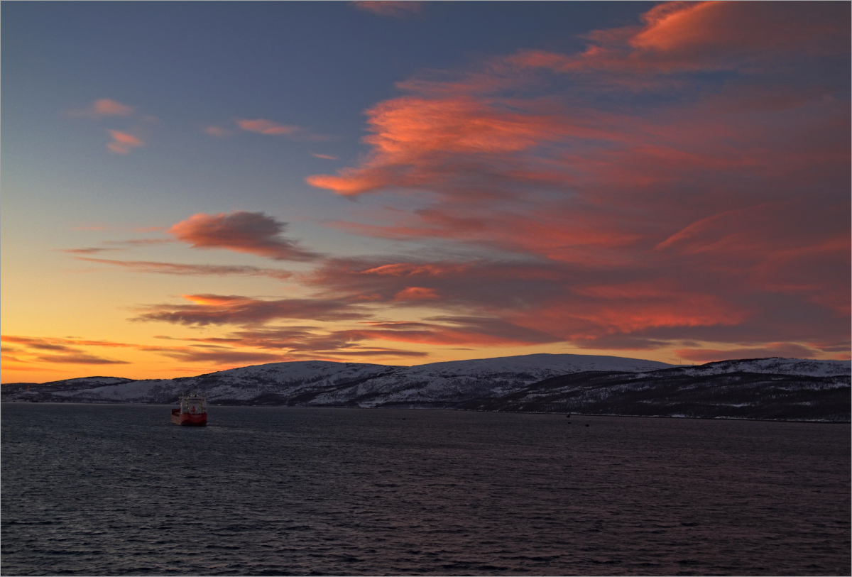 photo "***" tags: landscape, RawTherapee, clouds, белая ночь