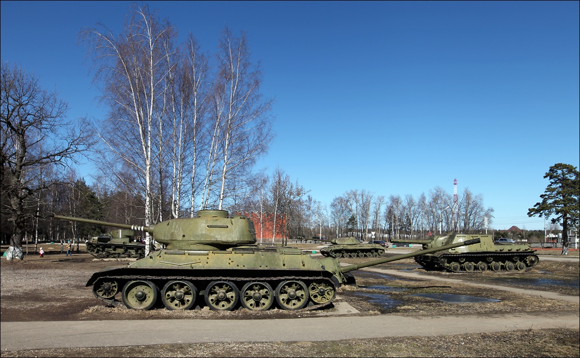 фото "Весеннее наступление" метки: путешествия, техника, Музей Снегири