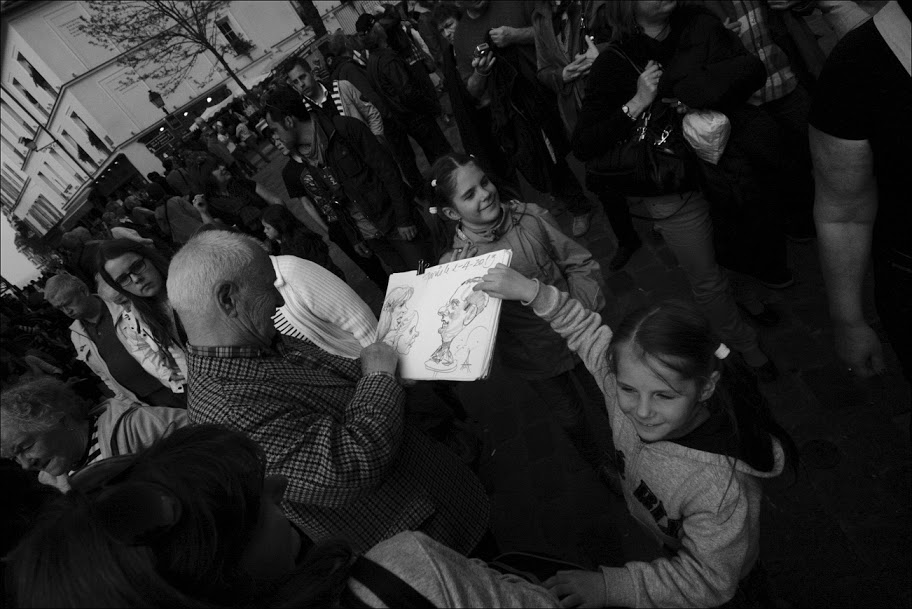 photo "Drawing" tags: street, reporting, black&white, montmartre