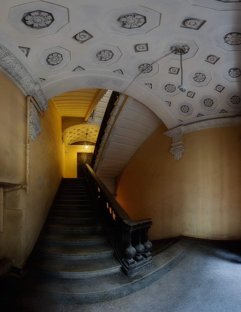 photo "Staircase in St. Petersburg" tags: architecture, interior, Петербург, лестница, парадное, перила, подъезд