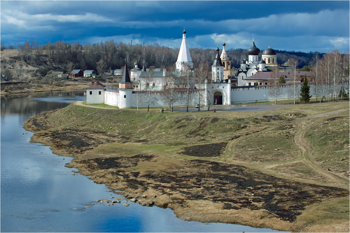 photo "The April" tags: landscape, travel, river, spring, апрель, монастырь, старица, церкви