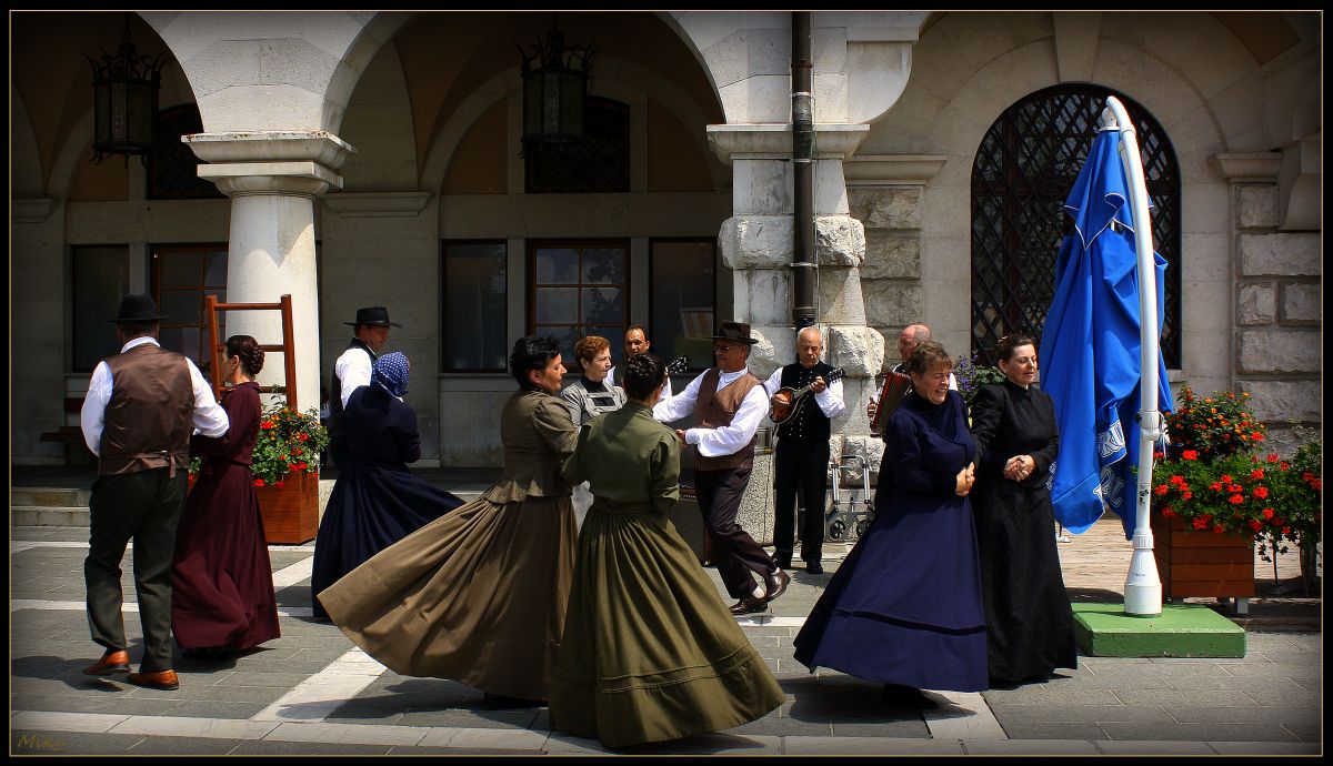 фото "Culture, dancing and merriment" метки: разное, фрагмент, 