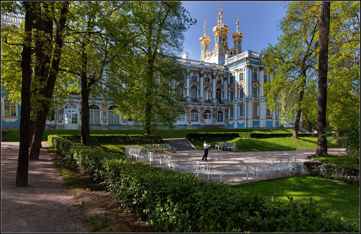 photo "Tsarskoye Selo. musician" tags: architecture, landscape, 