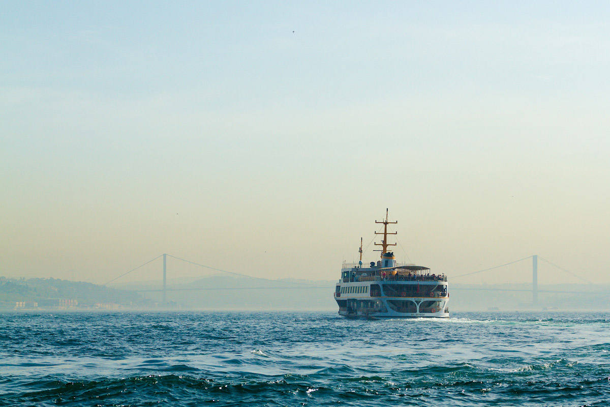 photo "Bosphorus" tags: landscape, travel, city, bosphorus, istanbul, turkey