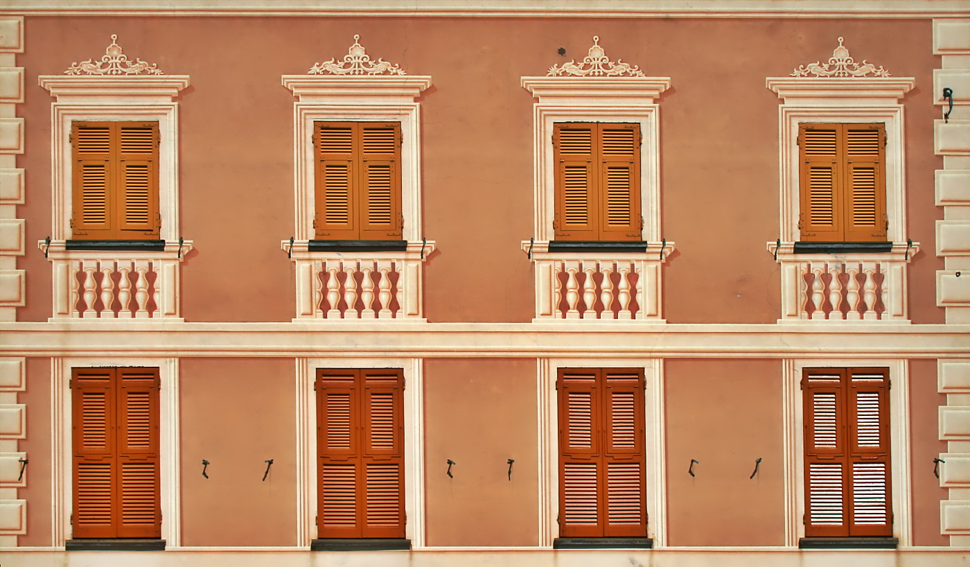 photo "windows" tags: architecture, still life, Italy, buldings, windows