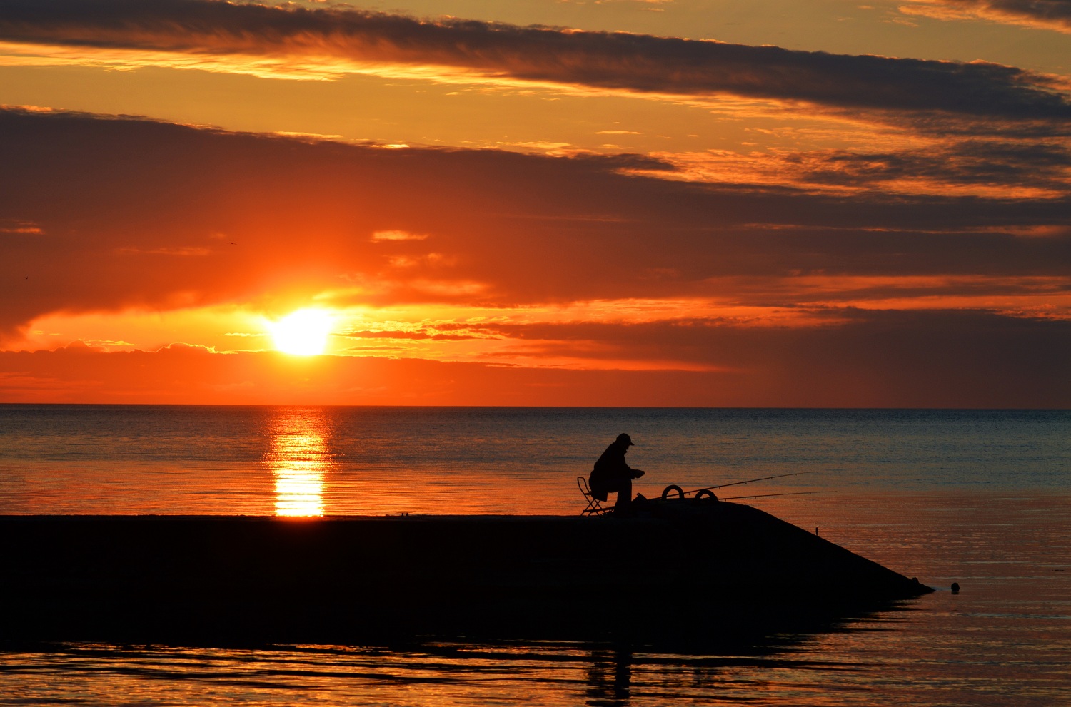 photo "***" tags: landscape, sea, sunset, рыбак