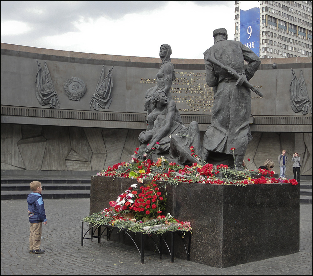 фото "На площади Победы" метки: город, 9 мая, День Победы, Санкт-Петербург, площадь Победы