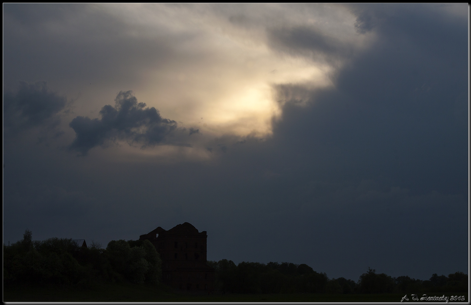 photo "Sky" tags: landscape, nature, misc., Europe, building, clouds, spring