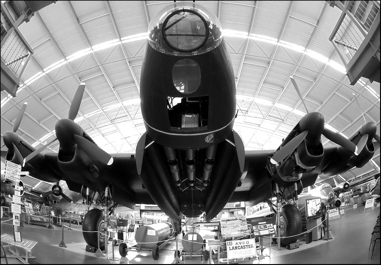 фото "Lancaster Bomber" метки: черно-белые, техника, макро и крупный план, 