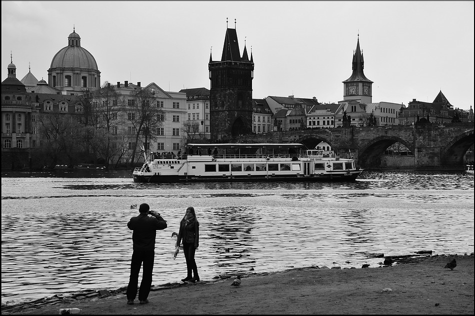 photo "Ha набережная" tags: black&white, Prag, Prague, Praha