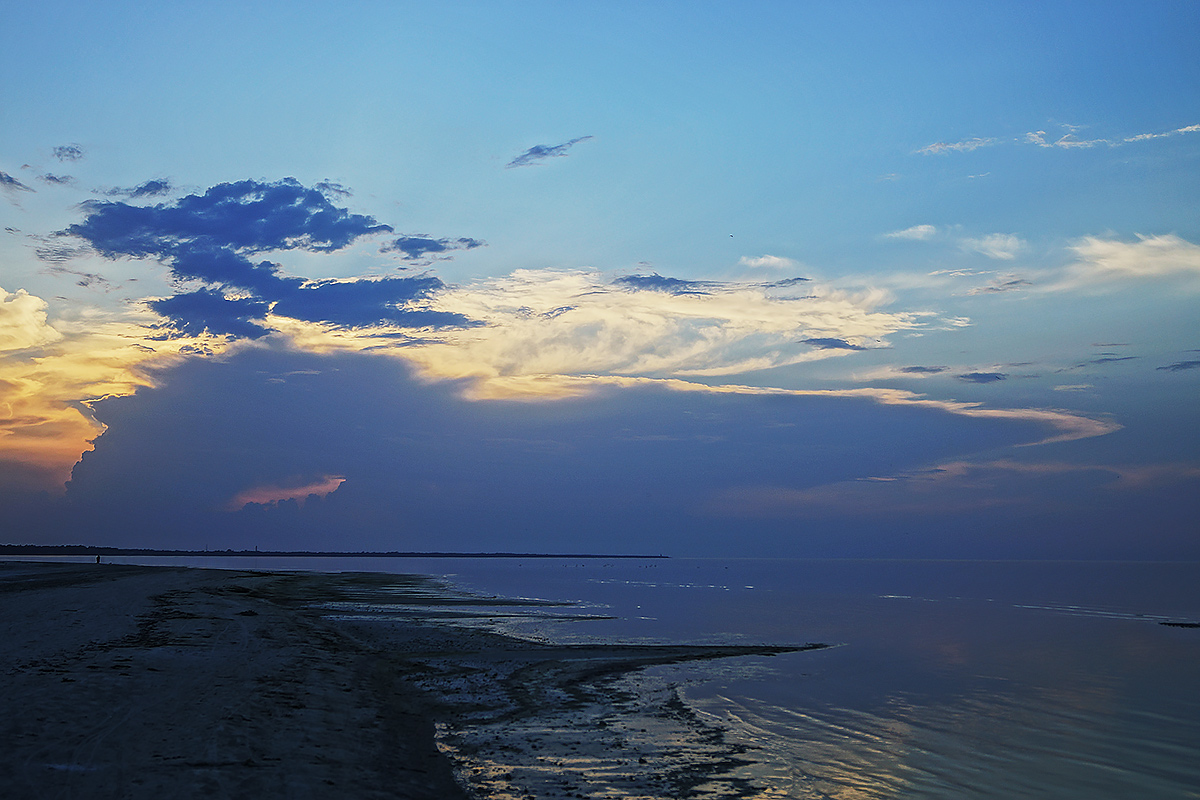 photo "Два конуса" tags: landscape, nature, clouds, sea, sky, sunset