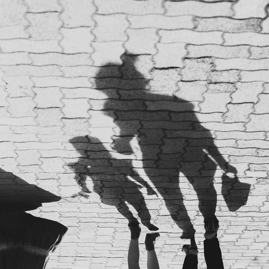 photo "Shadows" tags: black&white, street, genre, 