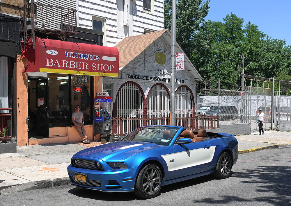 photo "Visit to the barber shop" tags: street, technics, 