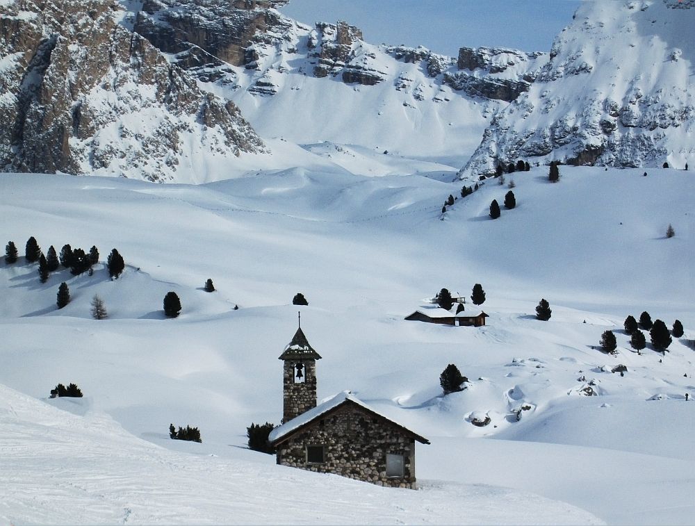 photo "Italian Alps. Seceda" tags: landscape, travel, nature, Italy, rocks, snow, sun, winter