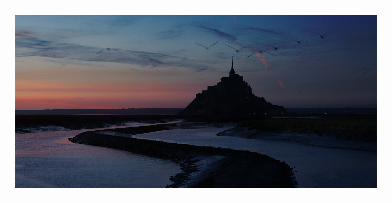 photo "Mont Saint Michel" tags: landscape, architecture, travel, Mont Saint Michel, night, summer, sunset, water