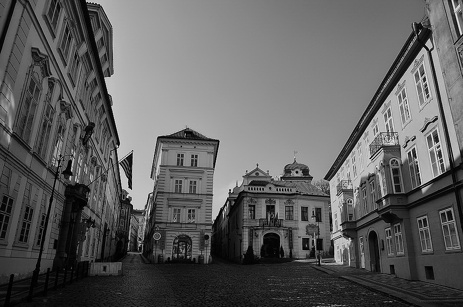 photo "Улица без автомобилей и люде́й" tags: black&white, Prag, Prague, Praha