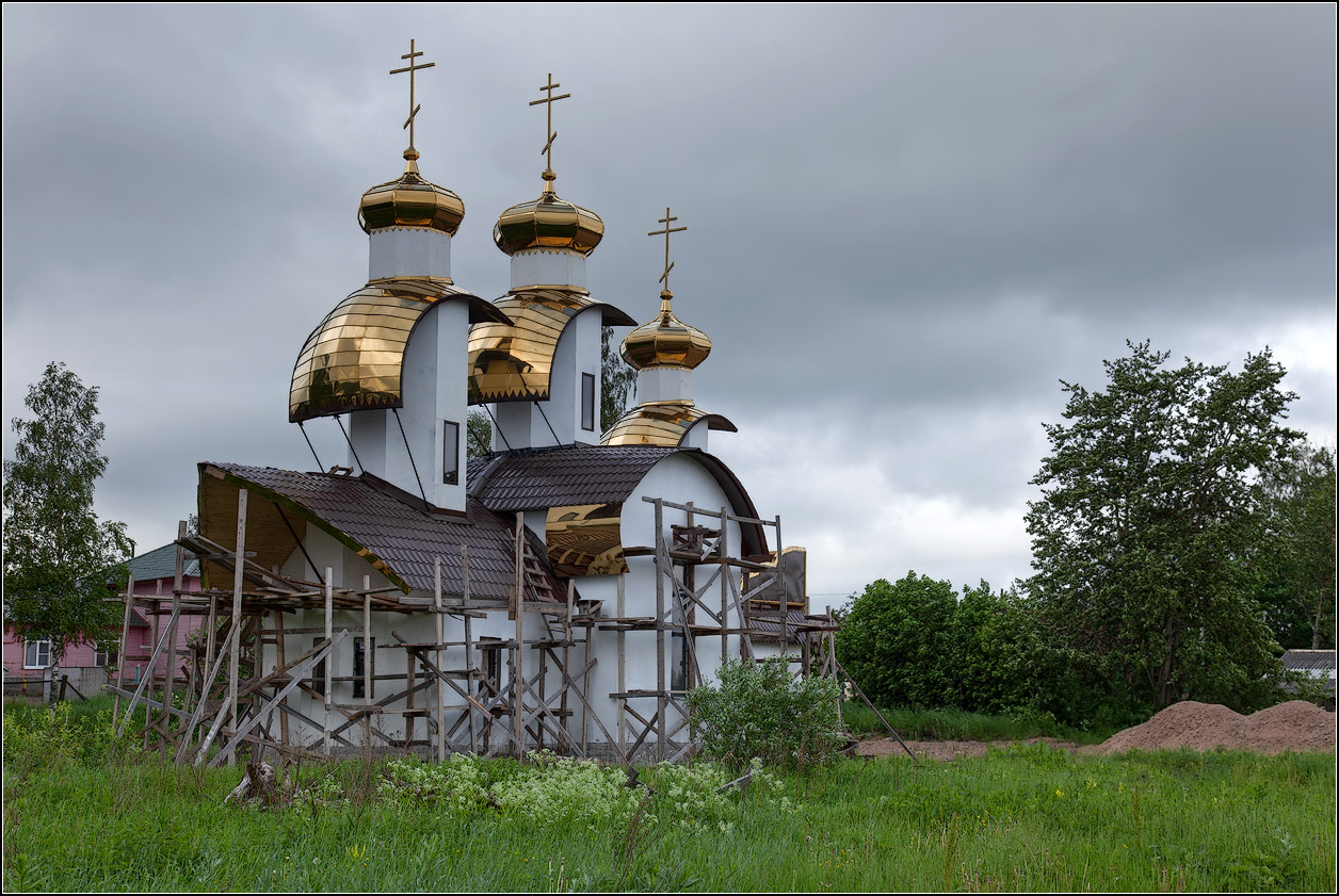 photo "Lodeynoye Pole. The church is under construction!" tags: architecture, landscape, travel, 