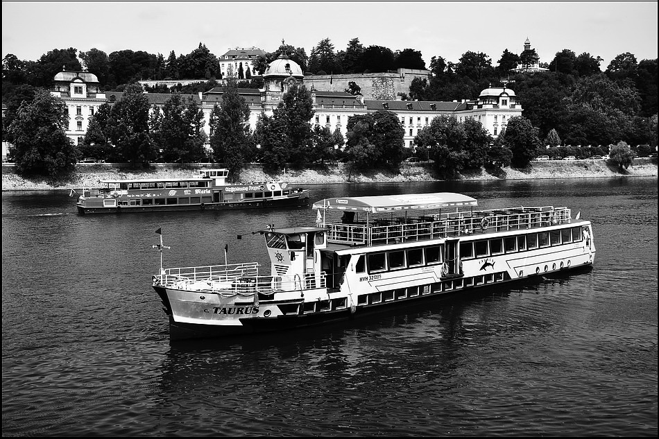 photo "Пароходы" tags: black&white, Prag, Prague, Praha