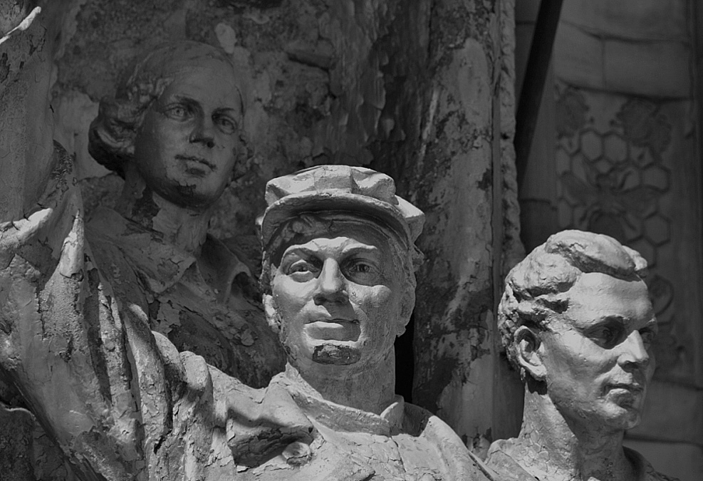фото "Герои ушедшей эпохи" метки: разное, ВДНХ, Москва, история, памятники, скульптура