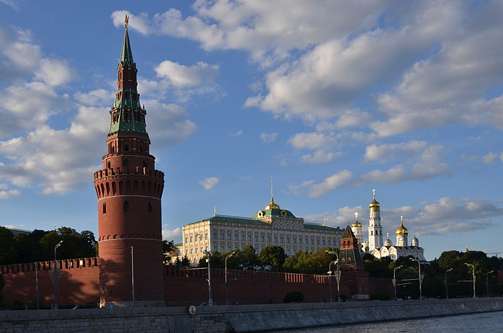 photo "***" tags: architecture, Kremlin, Moscow, золотые купола, столица