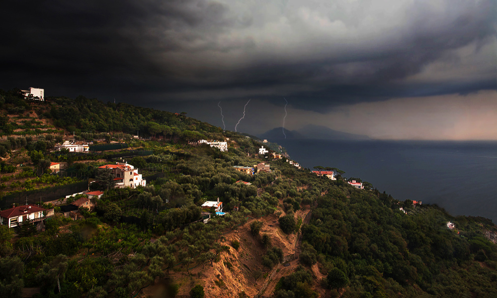 photo "***" tags: landscape, travel, nature, Italy, sea, Капри, гроза, молния