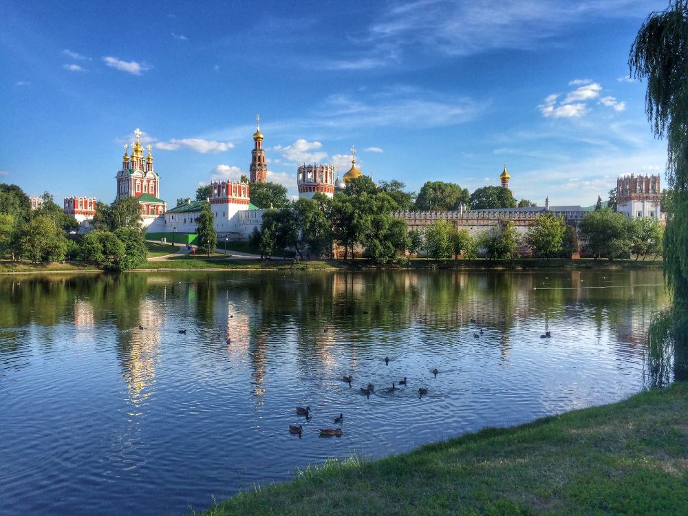 photo "Novodevichiy_monastir_Moscow_2014_pavel_bondarev_photo" tags: landscape, architecture, Moscow, Russia, evening, summer, temple, water