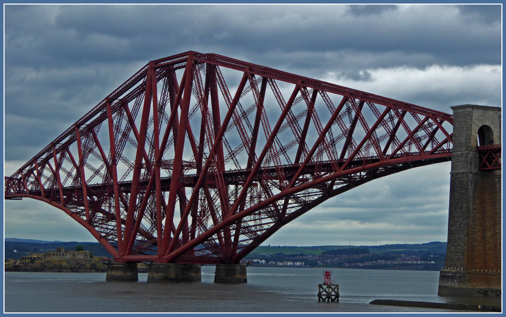 photo "Steel Giant" tags: travel, landscape, reporting, Firth of Forth, Scotland