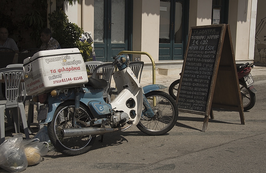 photo "Waar is de motard?" tags: travel, street, 