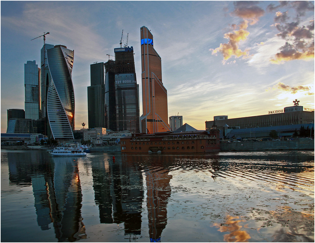 фото "Moscow City" метки: архитектура, Москва город, вечер, вода, лето