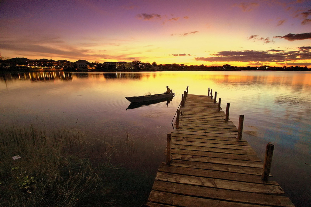 photo "***" tags: landscape, nature, travel, North America, clouds, lake, man, night, sunset, village, water