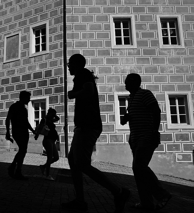 photo "Окна и фигури" tags: black&white, Prag, Prague, Praha