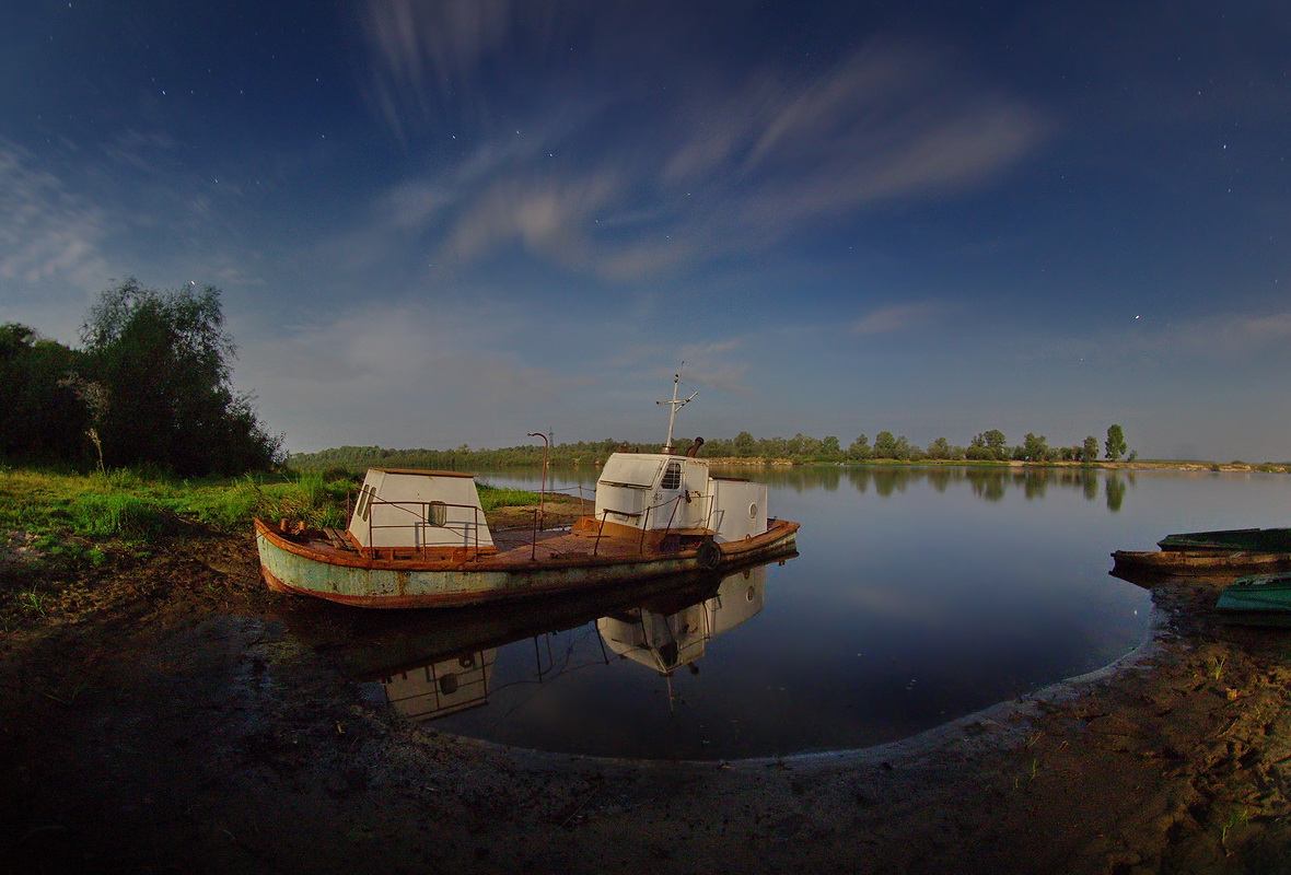 photo "***" tags: technics, landscape, night, river, баркас