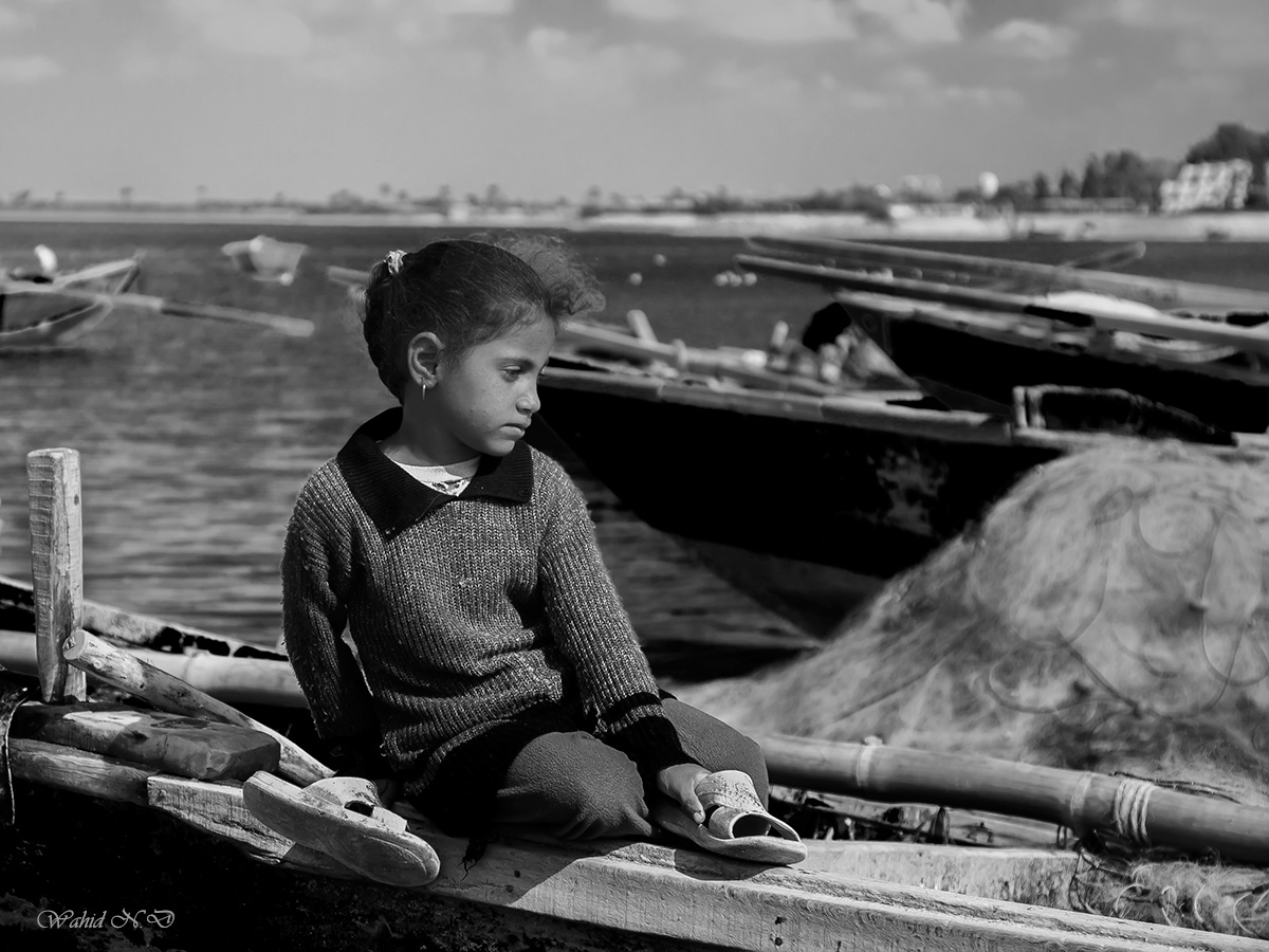 photo "Desolation" tags: portrait, genre, black&white, Africa, Country-side, Feelings, girl, water