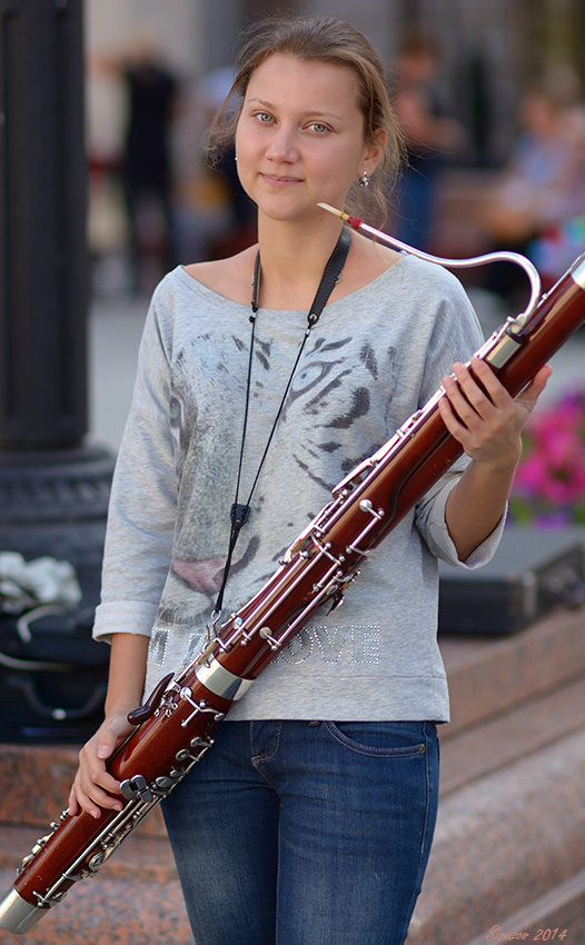 photo "Girl with bassoon" tags: portrait, genre, city, 