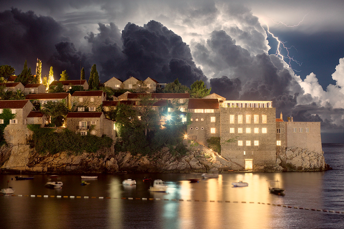 photo "***" tags: landscape, travel, nature, night, sea, Св. Стефан, Черногория, гроза, молния