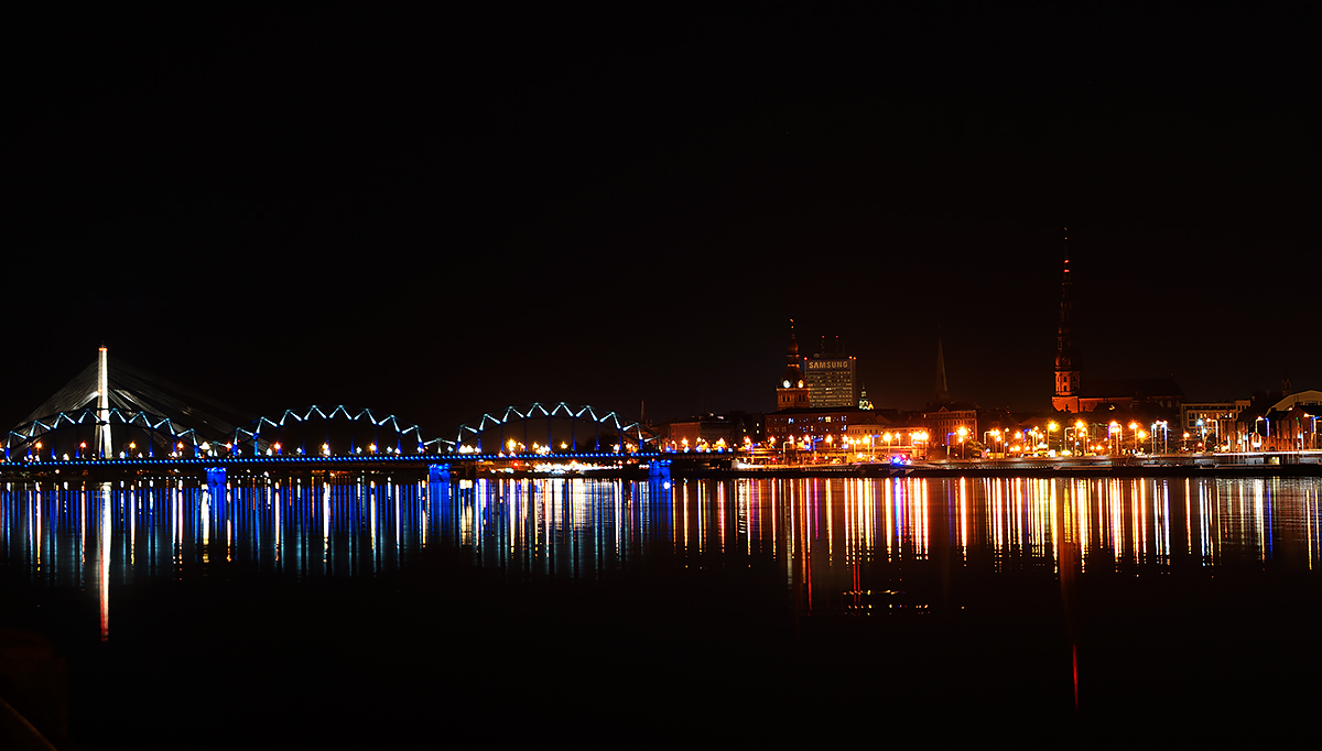 photo "Ночная Рига" tags: architecture, landscape, night, river, Рига, ночной город, огни, отражение