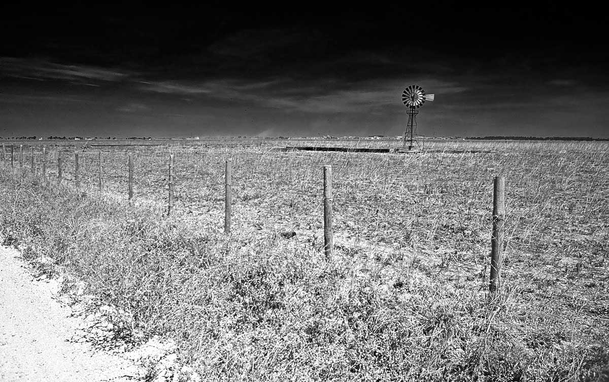 photo "My Way" tags: landscape, black&white, panoramic, Europe, Tejo, estuary, portugal