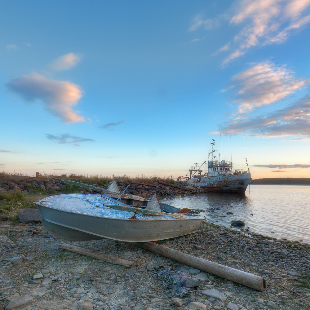 photo "***" tags: landscape, technics, misc., Karelia, boats, lake, sunset, Ладога