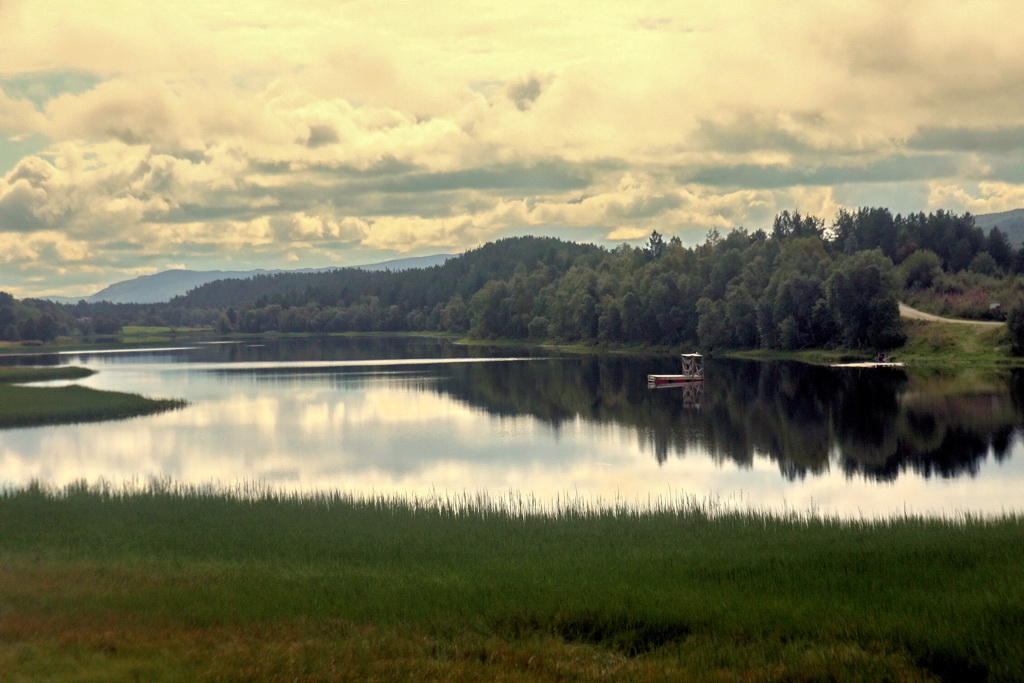 photo "***" tags: landscape, travel, nature, Europe, clouds, mountains, river, sunrise, water