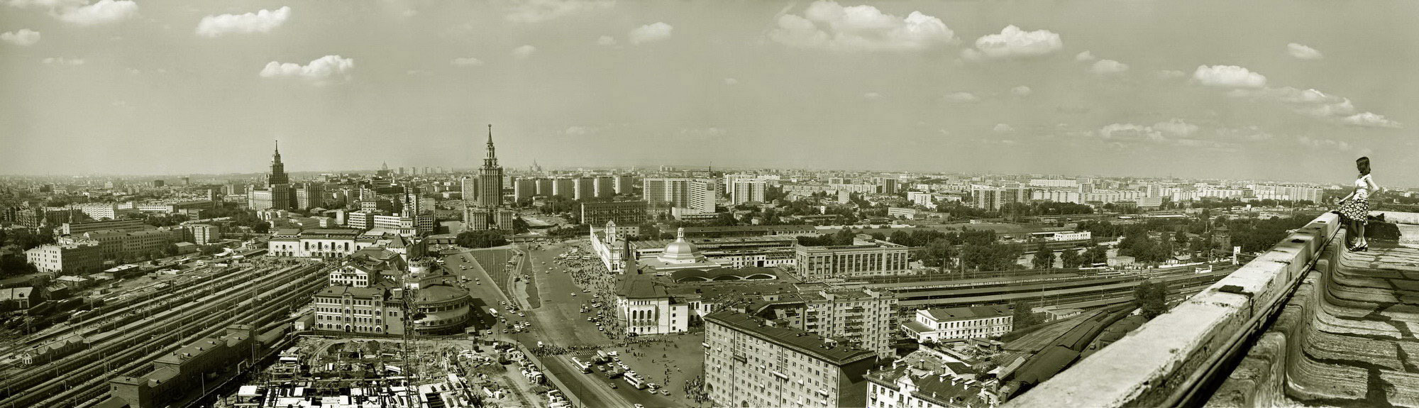 фото "Когда мы бегали по крышам..." метки: панорама, город, черно-белые, 