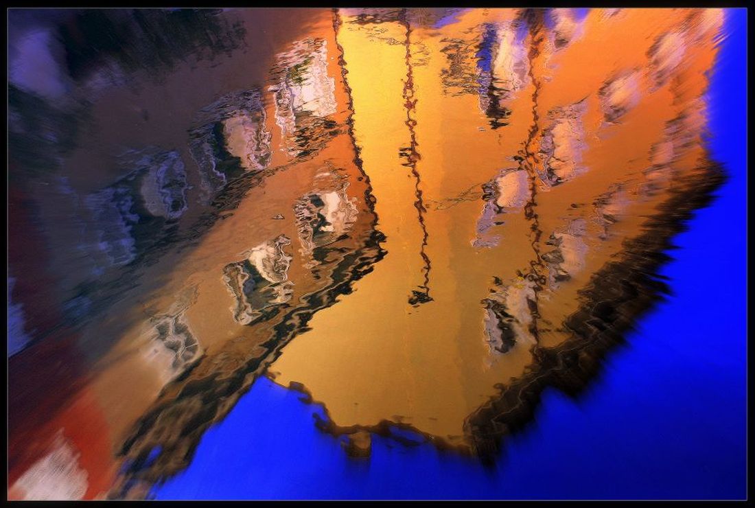 photo "Shapes, light and color in the water mirror.." tags: abstract, fragment, still life, 
