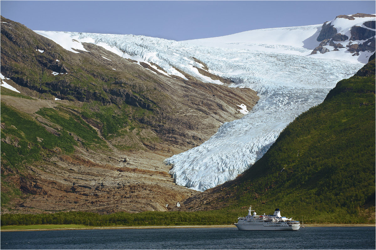 фото "Ледник Свартисен" метки: пейзаж, путешествия, Свартисен, горы, корабль, лед, ледник, фьорд