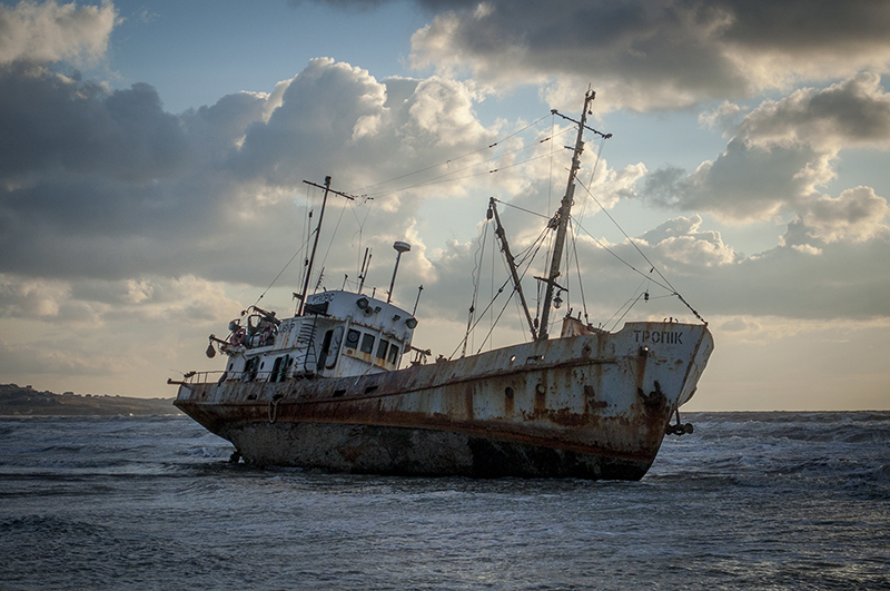 photo "***" tags: travel, Crimea, beach, sea, катер, корабли, песок