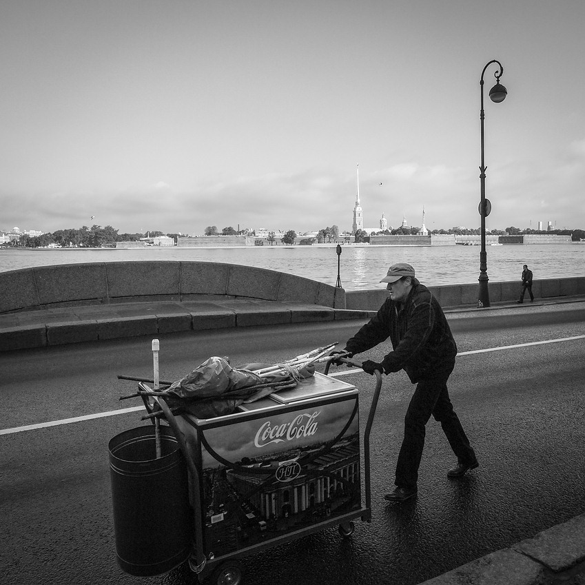 photo "***" tags: street, black&white, city, 