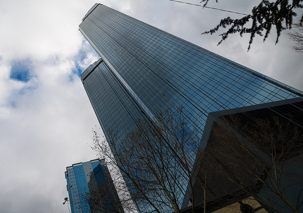 photo "City reflections_8" tags: architecture, city, buildings, city, clouds, glass, reflections, sky, sky scrapers, trees, windows