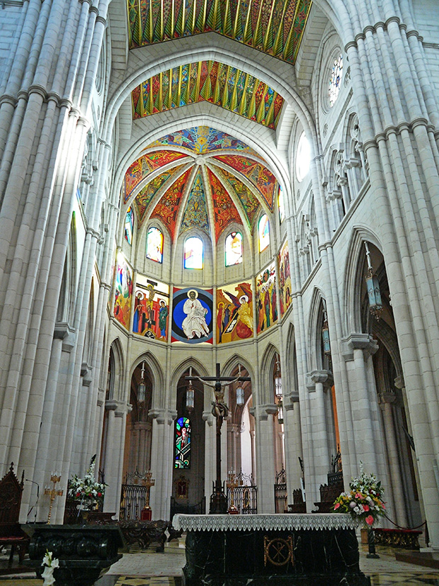 photo "Almudena Cathedral" tags: architecture, travel, reporting, 